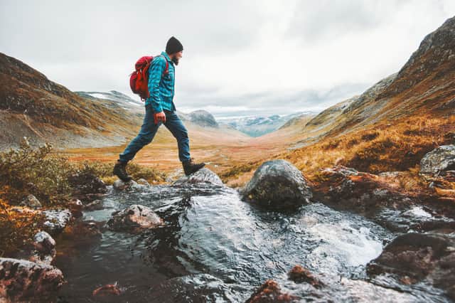 <p>Best men’s thermal base layers for hiking 2021</p>