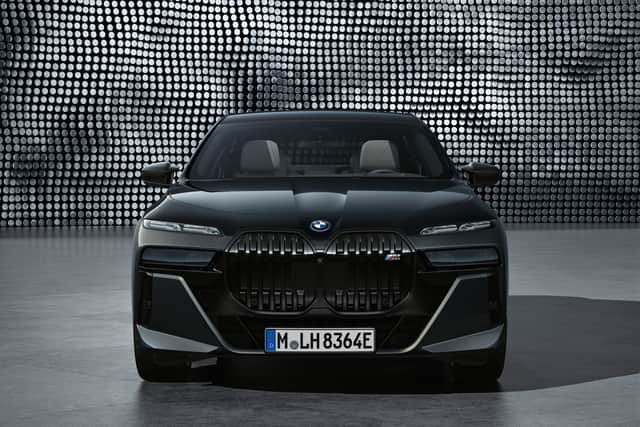 BMW M760e