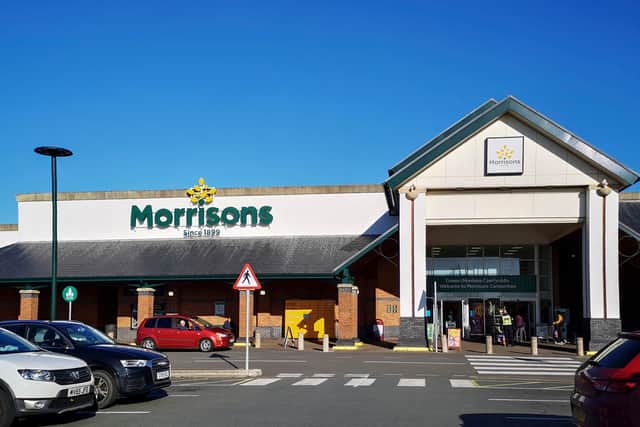 Morrisons is offering free refills on drinks at its cafes (Photo: Adobe)
