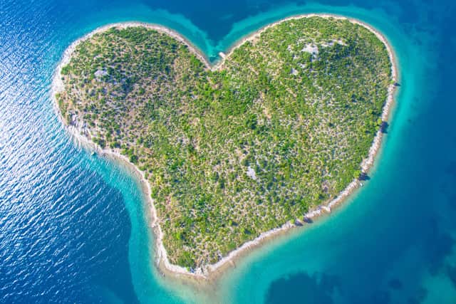 Some of this season's Love Island contestants could be on track to earn a fortune (photo: Adobe)