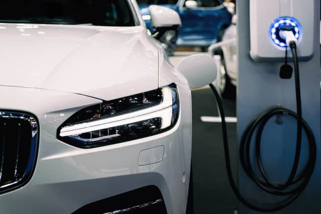 How to afford an electric vehicle (photo: Adobe)