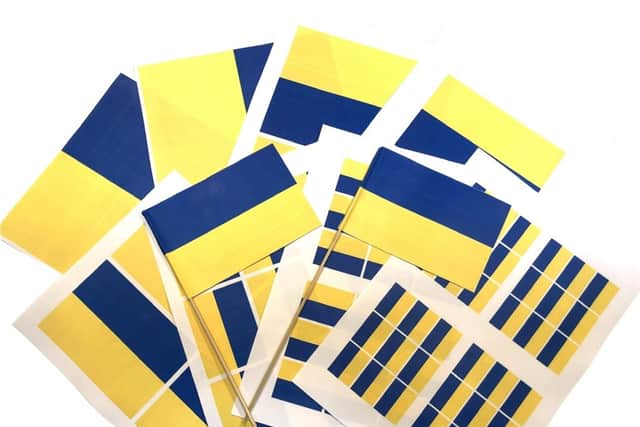 How to make a Ukranian flag with Barry and Alan