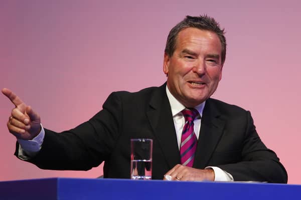 Jeff Stelling leaving Sky Sports: Soccer Saturday presenter confirms departure after 30 years