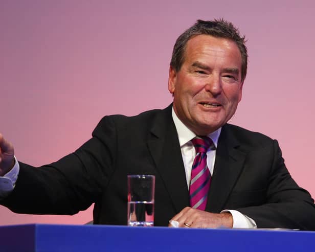 Jeff Stelling leaving Sky Sports: Soccer Saturday presenter confirms departure after 30 years