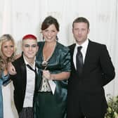 Nikki Grahame, Pete Bennett, Davina McCall and Dermot O'Leary pose with the award for Most Popular Reality Programme (Photo: MJ Kim/Getty Images)