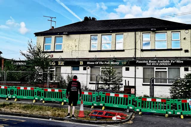 The outside of the pub, Shiregreen Club.