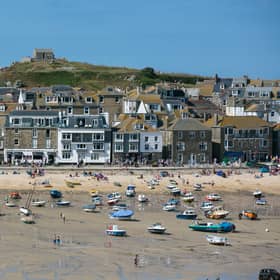 An expert has shared tips and tricks on how to secure a budget-friendly staycation and save money when choosing to holiday in the UK. (Photo: Getty Images)