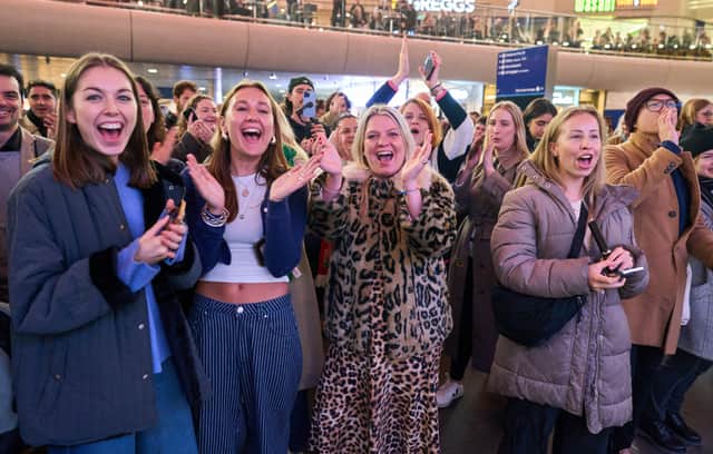 The 90s pop trio appeared after an intrigued Londoner pressed a mysterious button which simply read ‘push for something sweet’.