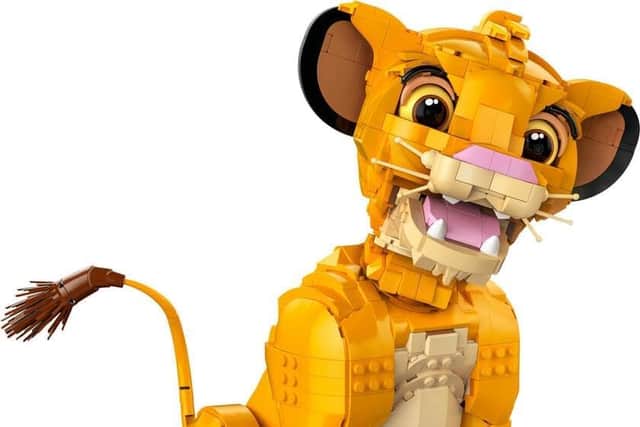 The Simba set creates a really cute model for Dinsey fans to enjoy