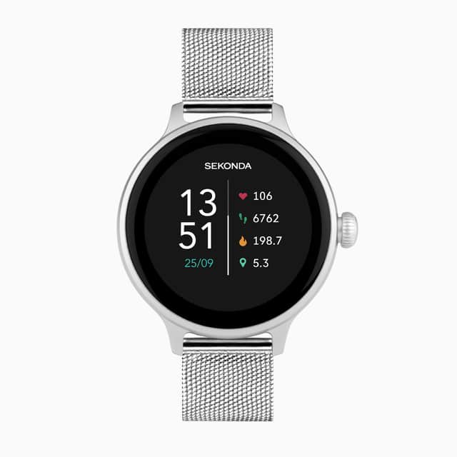 With its sleek silver case and stainless steel mesh bracelet, the Sekonda Connect Smart Watch combines a classic watch appearance with modern smartwatch technology.