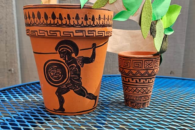 Examples of craft activities at the workshop