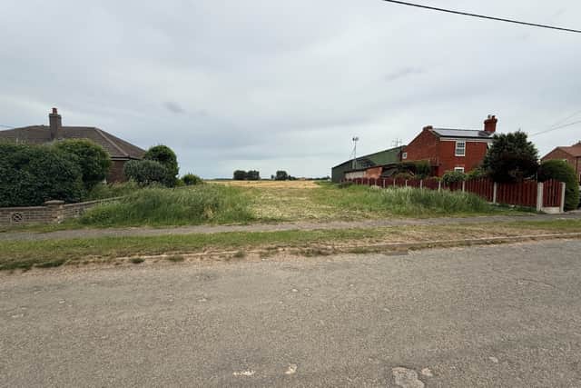 AUCTION: Land on the north side of Dunromin Oak in House Lane, Haltoft End