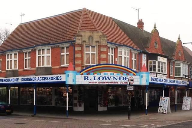 Lowndes store in Lumley Road. ANL-191212-085754001