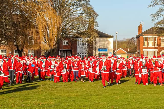 The 2019 Santa Run picture by David Dales