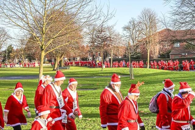 The 2019 Santa Run picture by David Dales