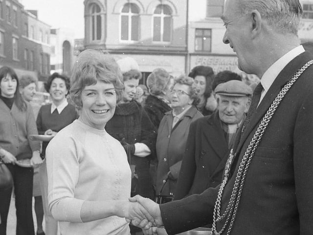 Mrs Roddis had prepared for the event with a late-night practice in Monteith Crescent with a friend, running under the street lights with a slice of bread acting as a pancake in a frying pan.