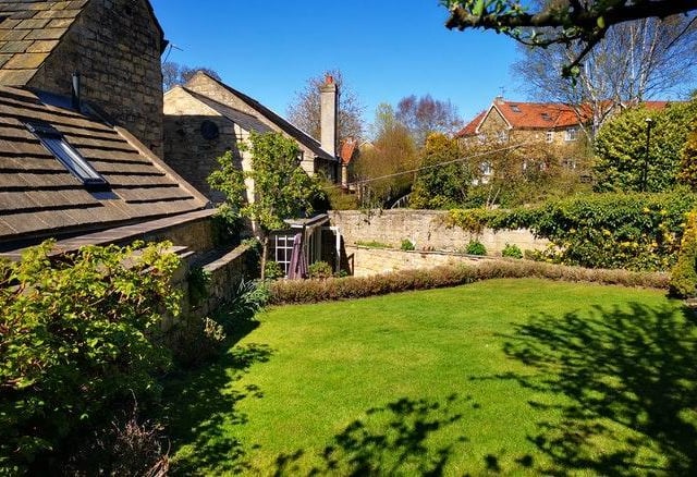 Bodkin Cottage has been superbly renovated by its current owners and has delightful accommodation which is surprisingly spacious and features double glazed sash windows, latch & brace doors and antique pillar radiators throughout.