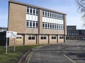 Carre's Grammar School EMN-190402-142920001