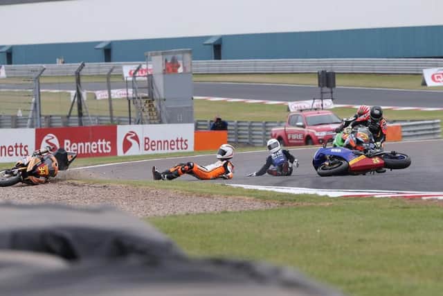 Aaron Silvester crashes out of the race. Pic by Dave Yeomans.