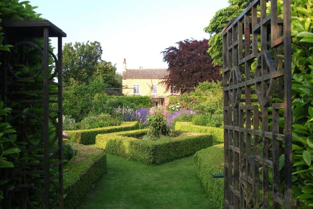 Hall Farm garden EMN-200830-141929001