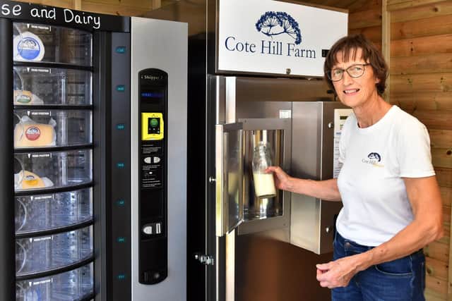Cote Hill, Osgodby EMN-201009-085132001