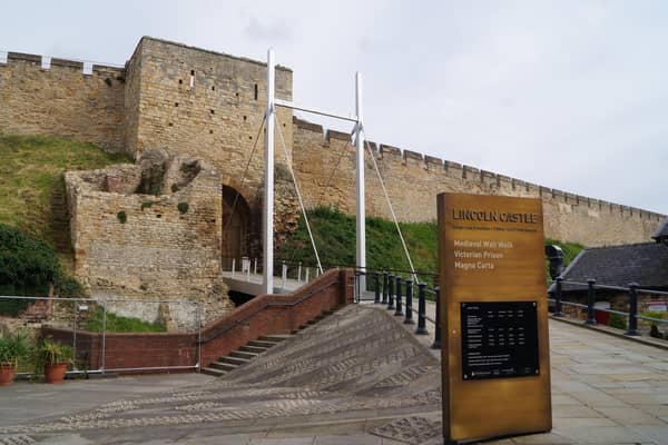 Lincoln Castle EMN-200928-151737001