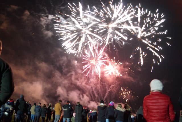 Market Rasen & District Round Table bonfire night event EMN-200928-205340001