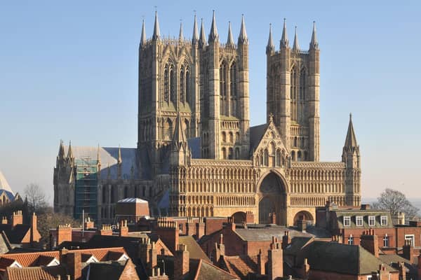 A £970,600 lifeline thrown to support Lincoln Cathedral. EMN-200910-124702001