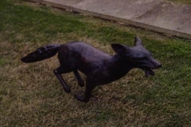 The fox sculpture stolen from Fulbeck. EMN-201021-190746001