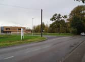To access the centre, pedestrians have to cross the main A631 EMN-201027-095032001