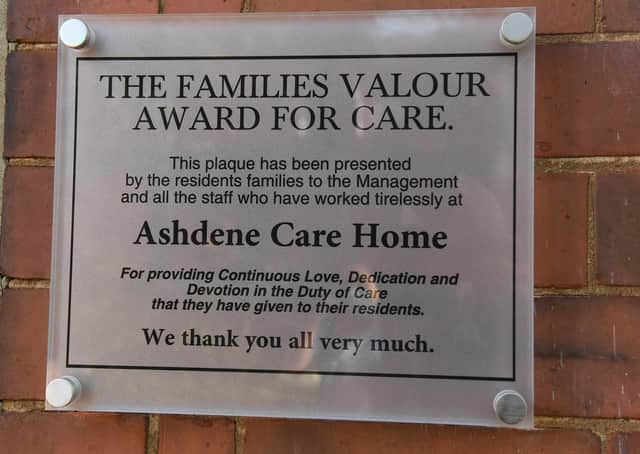 Plaque presented to Ashdene Care Home. EMN-201011-130905001