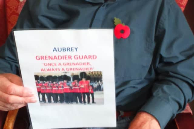 Remembrance at Russell Green EMN-201211-072023001