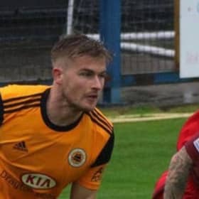 Jordan Thewlis had Uniteds best chance. Photo: Oliver Atkin