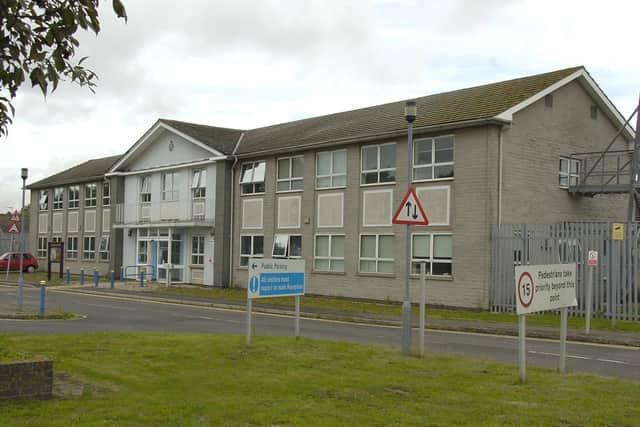 Sleaford Police Station. EMN-160915-165010001
