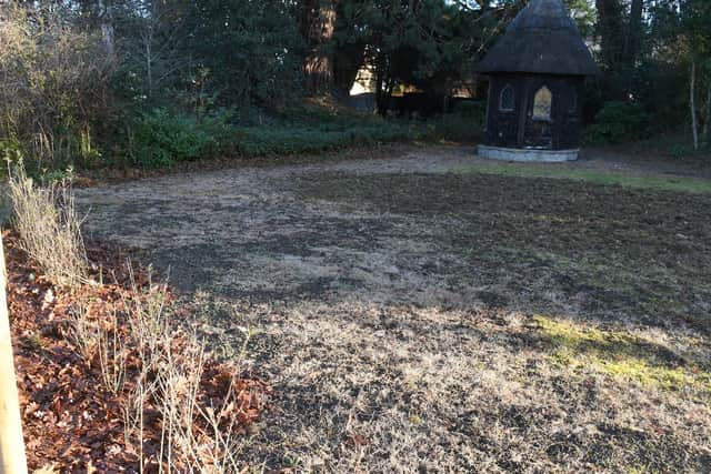 The listed summer house. Residents of The Pines, Sleaford are unhappy that the land owner has put up a chicken wire fence around the communual garden lawn. EMN-211201-131859001