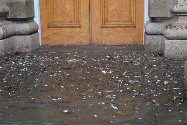Pigeon droppings at the entrance to the church  EMN-210102-075044001