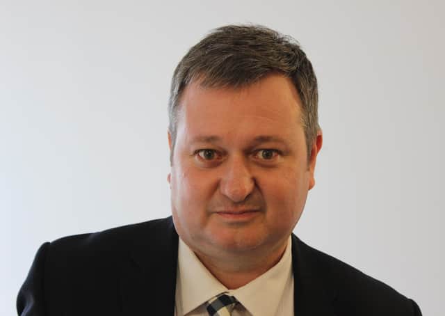 Alan Robinson. EMN-210403-112256001