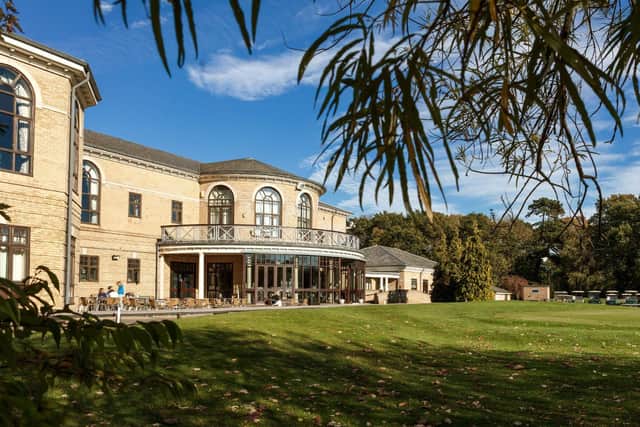 Belton Woods Hotel. EMN-210403-125040001