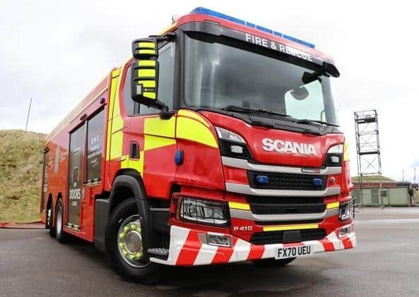 The combined water carrier, decontamination and environmental protection unit has a 10,000 litre capacity and replaces the services' previous smaller 6,000 litre water carrier. EMN-210315-155232001