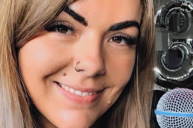 Danielle Stoakes is singing live on the Skegness Community Covid-19 Support Group to raise spirits.