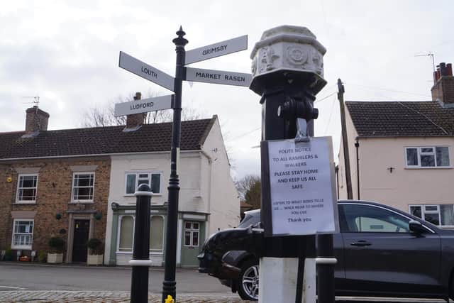 Signs up in Binbrook asking walkers to stay away EMN-200330-080340001