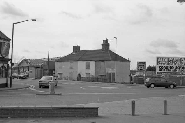 Queen Street, with work under way on Aldi, in 2000.