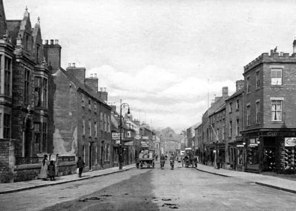 Southgate 1915 - any thoughts on this wartime shot of Sleaford’s shopping street?