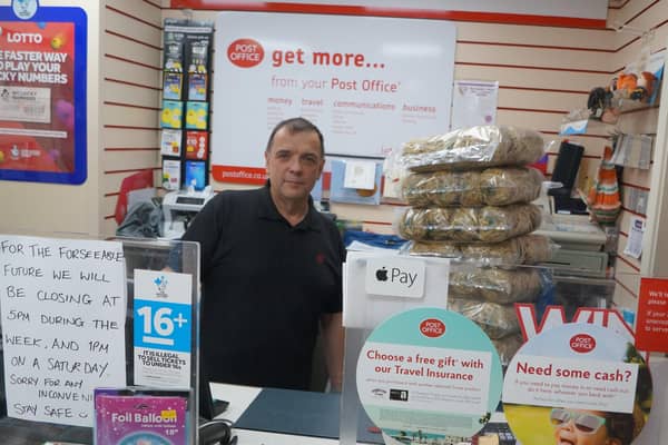 Caistor postmaster Martin Sizer EMN-200904-075516001