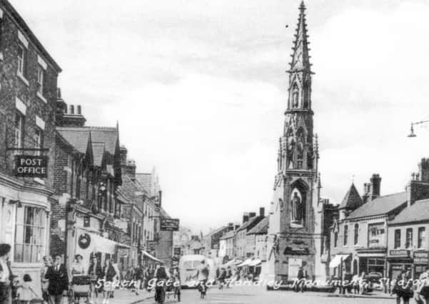 A postcard view of Southgate and its post office from the 1960s. EMN-200105-135950001