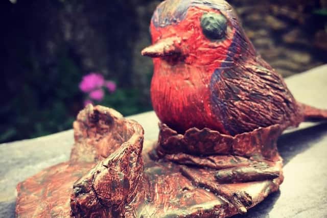 A robin from Liz Pearson's Leasingham clay challenge. EMN-200705-093913001