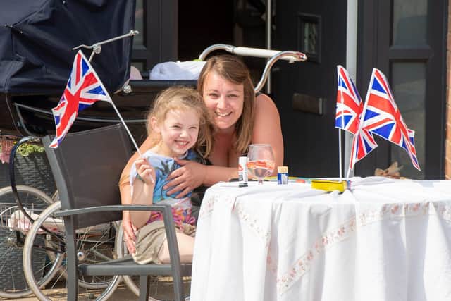 Terri Chapman Isabella Chapman age 7 London Road EMN-201105-040117005