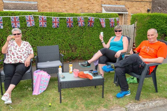 More residents saying cheers to VE Day in Tennyson Gardens, Horncastle. EMN-201105-095148001