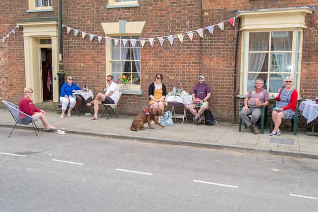 Residents in West Street, Horncastle EMN-201105-100056001