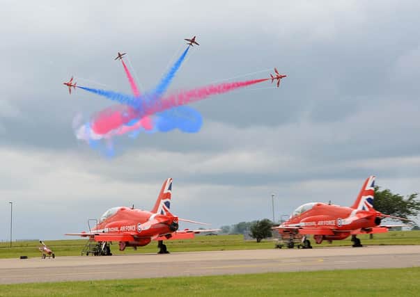 The Red Arrows. EMN-200518-154631001